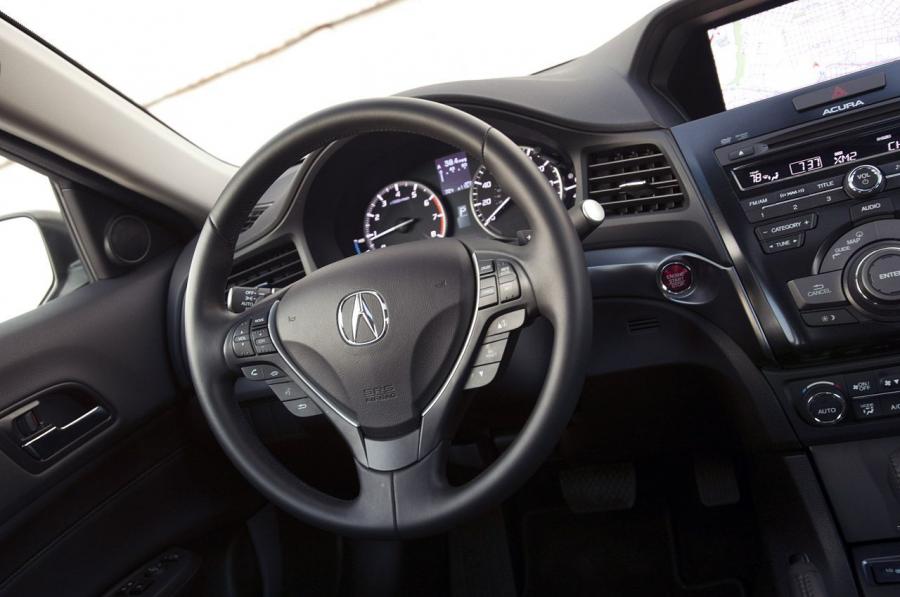 Панель приборов Acura ILX Hybrid (DE) 2012 года  (фото 10 из 60)
